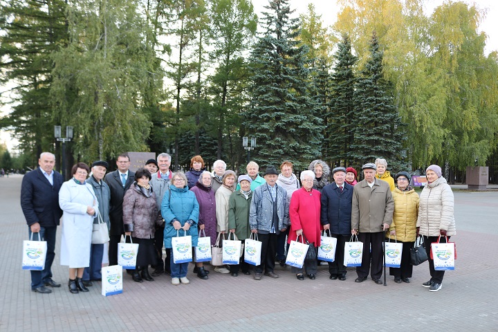 "Уфагормолзавод" поздравил старшее поколение с Днём добра и уважения